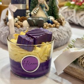   Szilvás álom – Kézműves szójaviasz desszertgyertya (150 g)